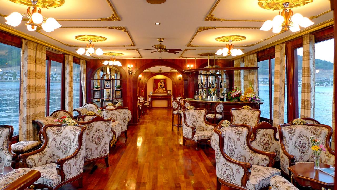 Du-thuyen-Emperor-Cruises