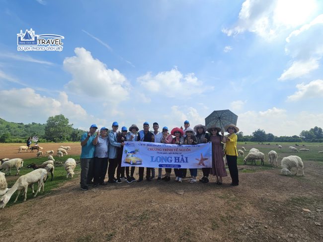 https://phongcachviettravel.vn/khach-doan-chi-bo-bdh-khu-pho-7-phuong-phu-trung-quan-tan-phu-tour-long-hai-2n1d/