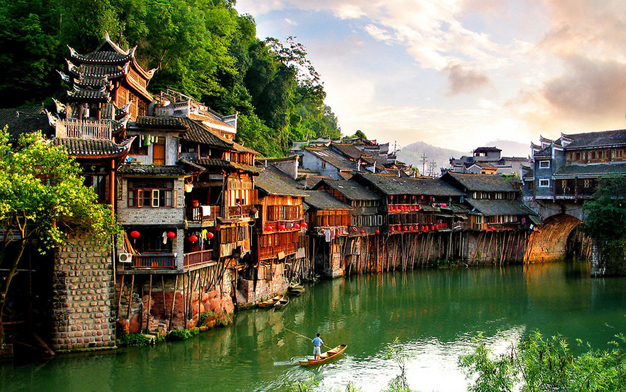 Tour Phượng Hoàng Cổ Trấn: Lịch trình & giá tốt từ A-Z | Phê Travel