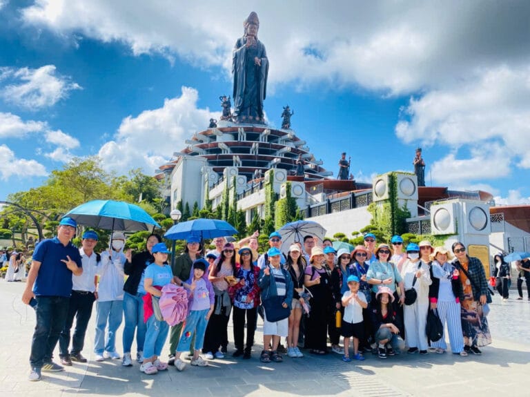 TOUR TÂY NINH – NÚI BÀ – ĐỈNH VÂN SƠN – BUFFET NĂM CHÂU 1N - HH011