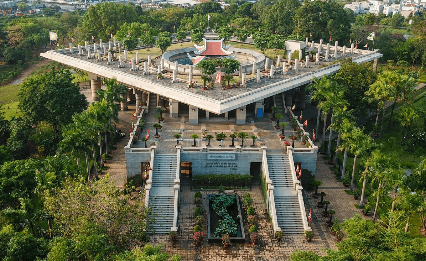 Đền Tưởng niệm các Vua Hùng