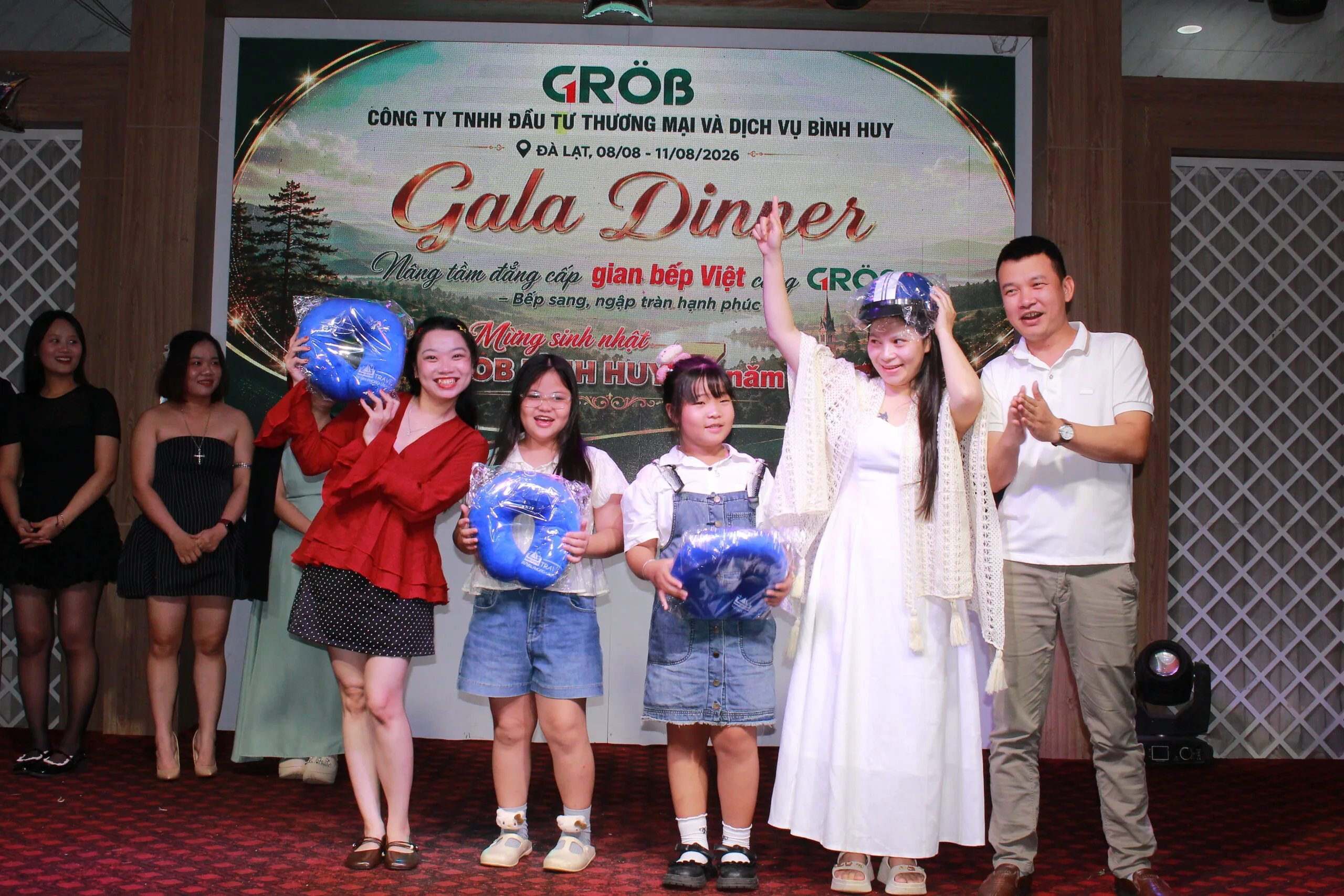 Tham gia các trò chơi trúng thưởng tại buổi gala dinner