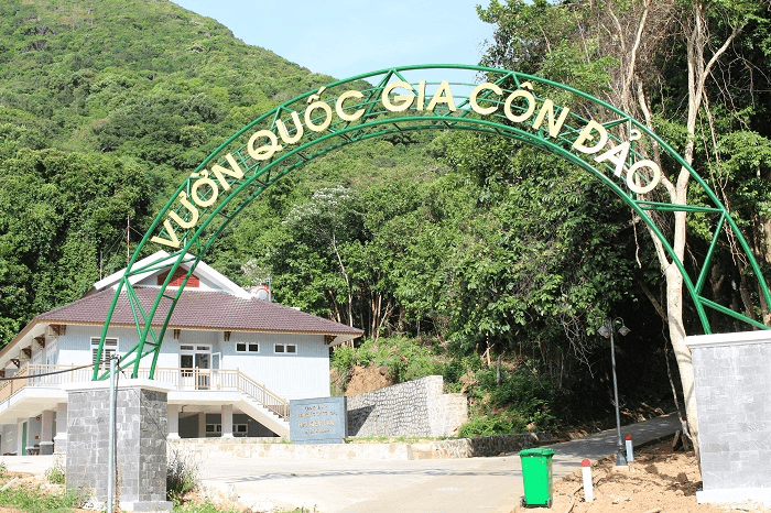 Vườn quốc gia Côn Đảo là nơi bảo tồn hệ sinh thái rừng và biển