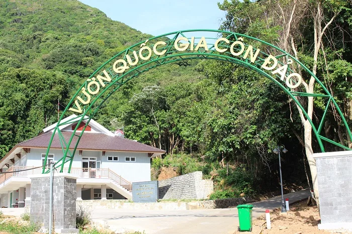 Vườn quốc gia Côn Đảo là nơi bảo tồn hệ sinh thái rừng và biển