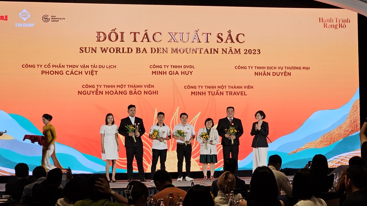 Phong Cách Việt Travel là đối tác xuất sắc của Sun World Bà Đen Mountain
