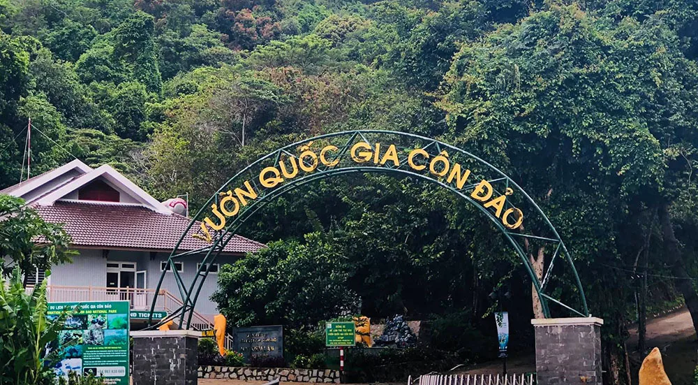 Trekking rừng nguyên sinh Vườn Quốc Gia Côn Đảo