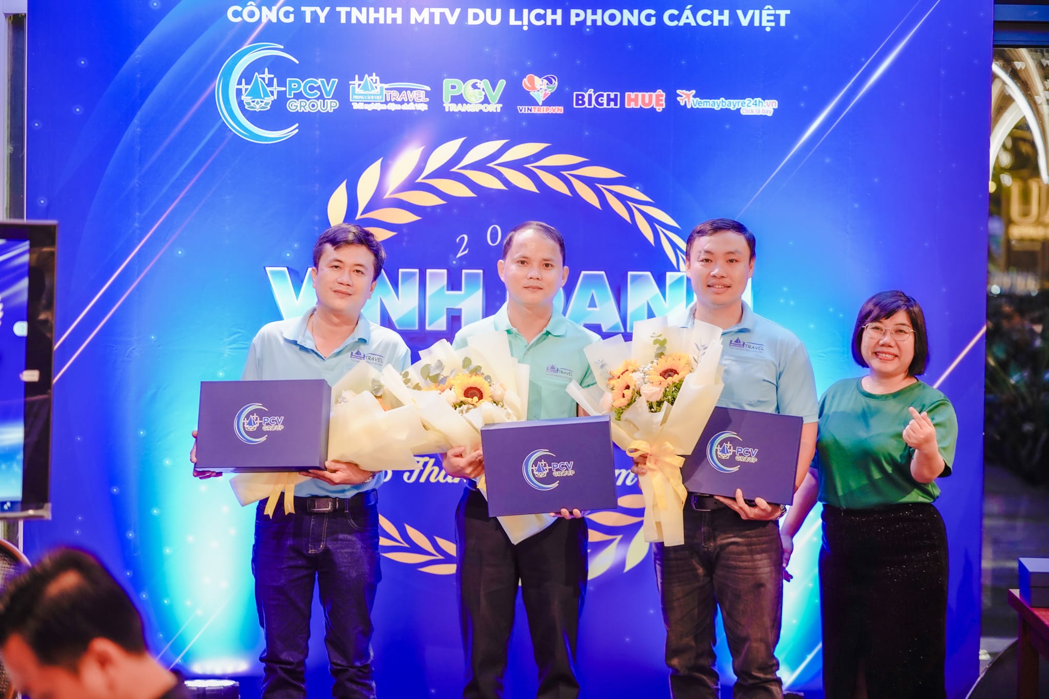 Vinh danh các trưởng team đạt thành tích nổi bật