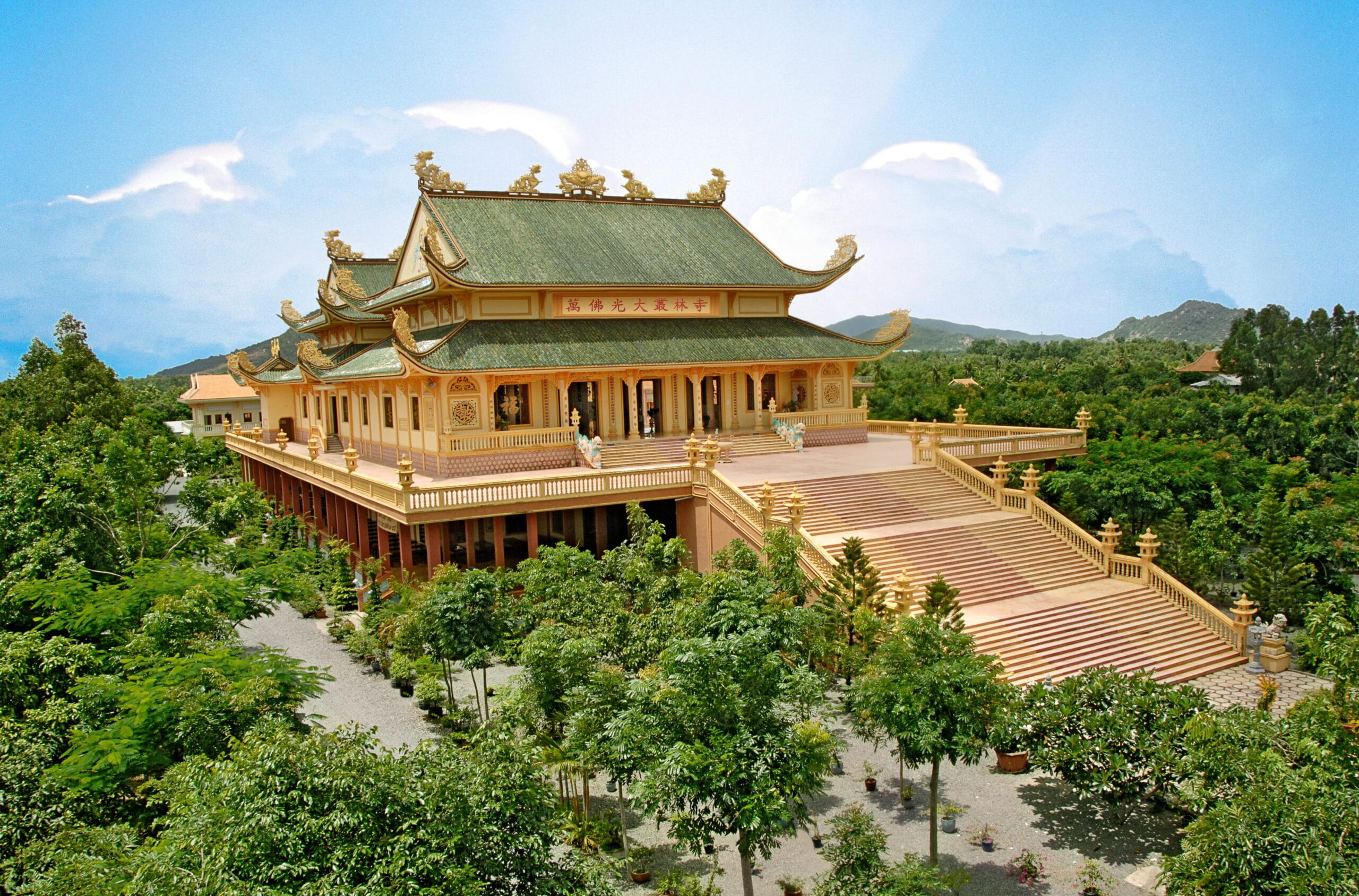 Đoàn tham quan Niết Bàn Tịnh Xá