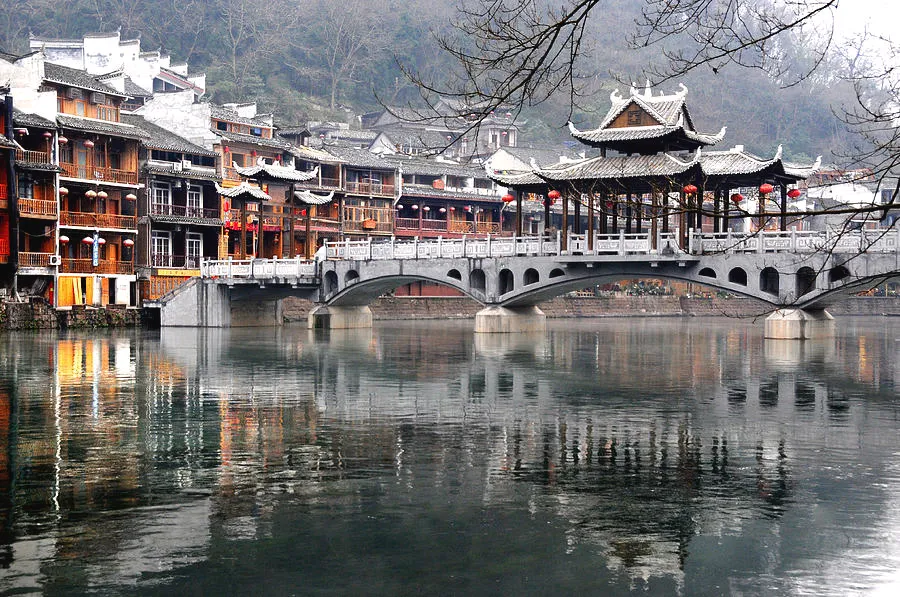 TOUR ÂN THI – TRƯƠNG GIA GIỚI – PHƯỢNG HOÀNG CỔ TRẤN 5N4D