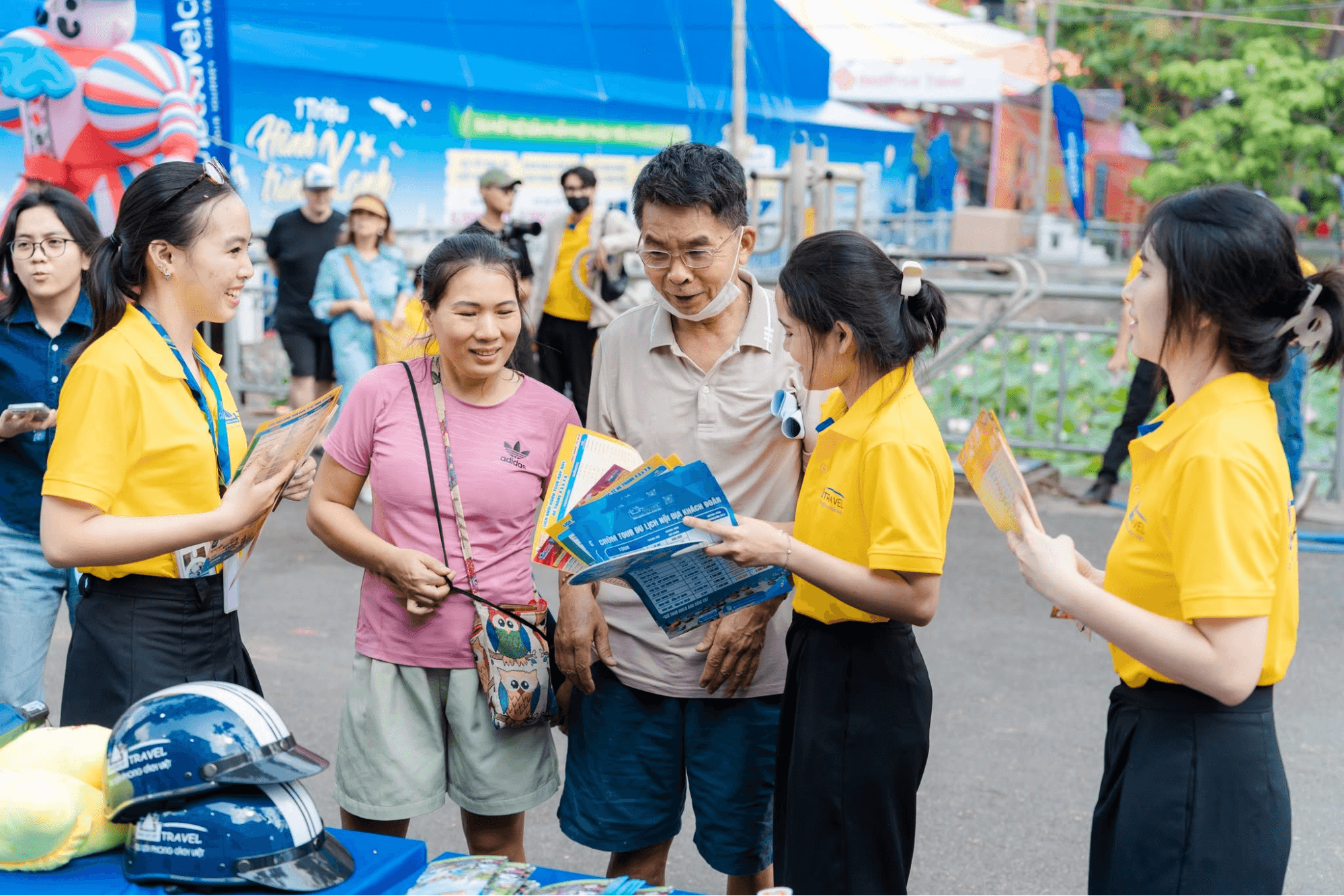 Đội ngũ tư vấn, hướng dẫn viên chuyên nghiệp của Phong Cách Việt Travel