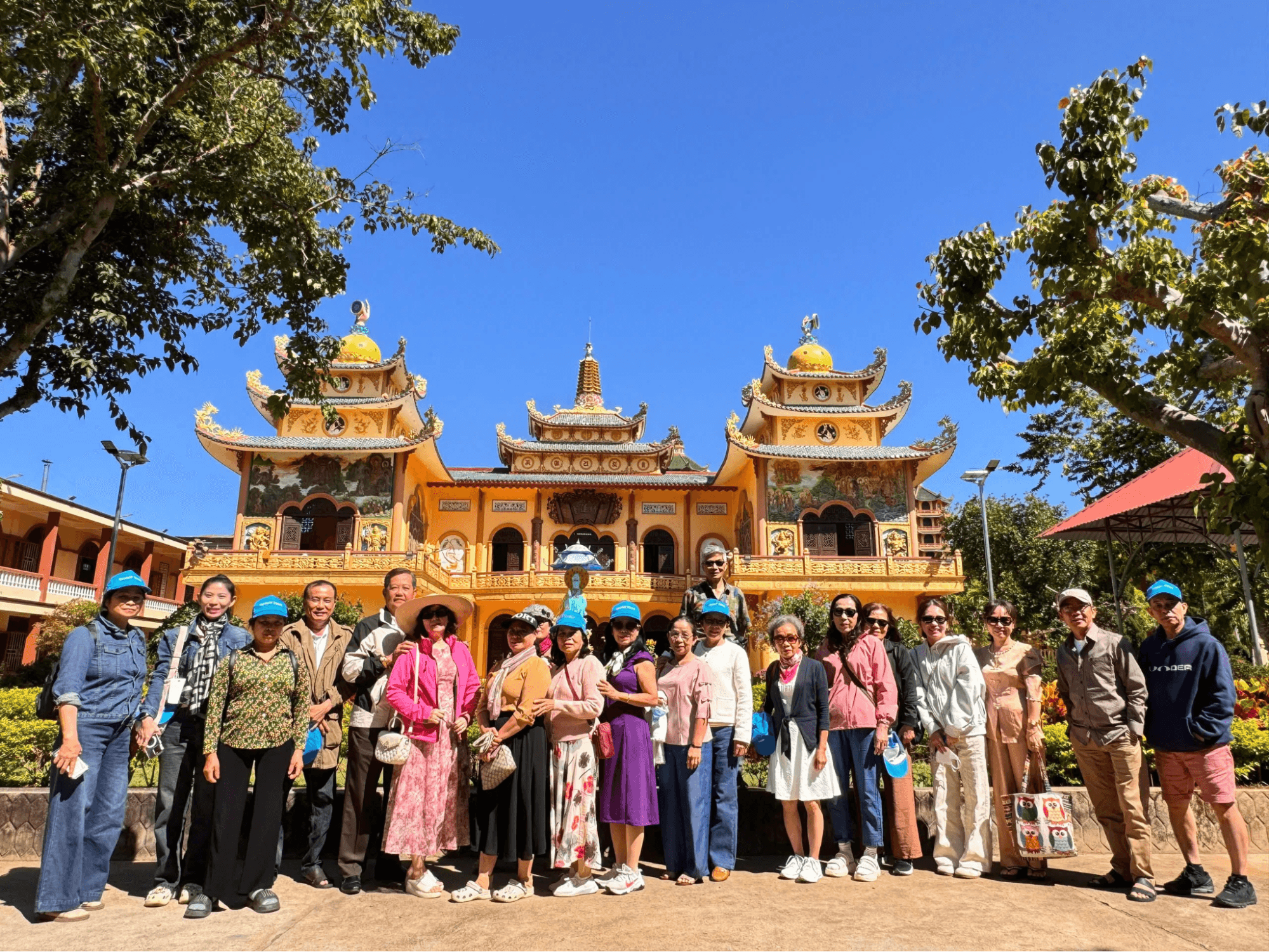 Tham quan Làng chùa Đại Ninh
