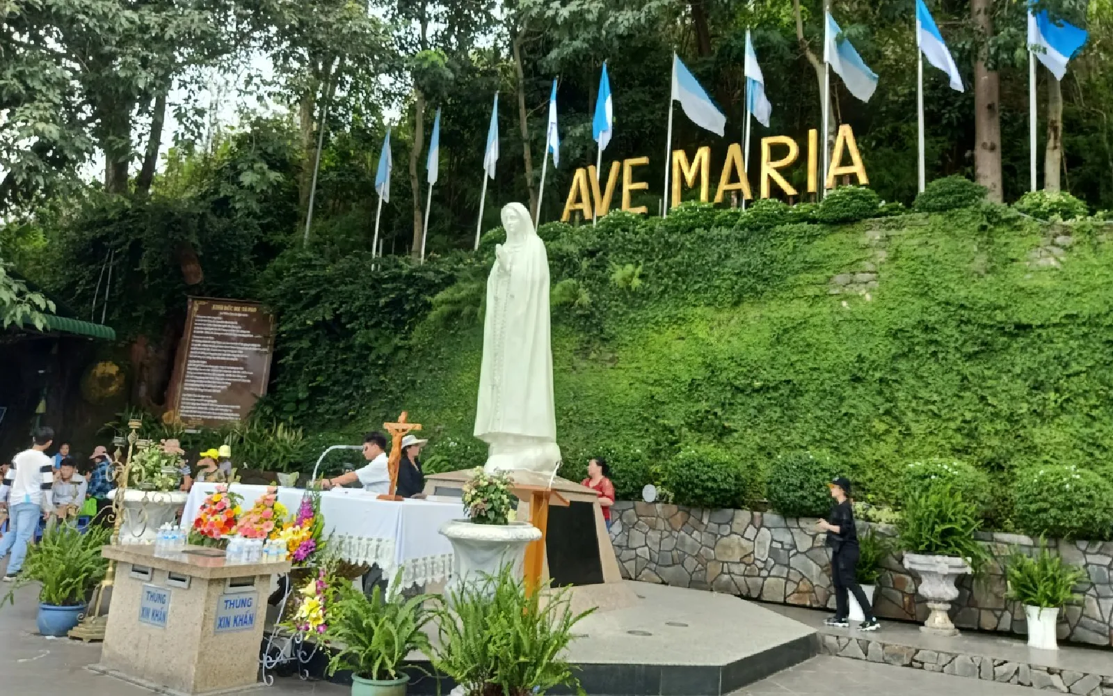 Linh Đài Đức Mẹ Tà Pao