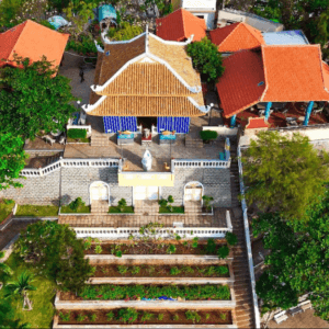Tham quan Nhà Lớn Long Sơn