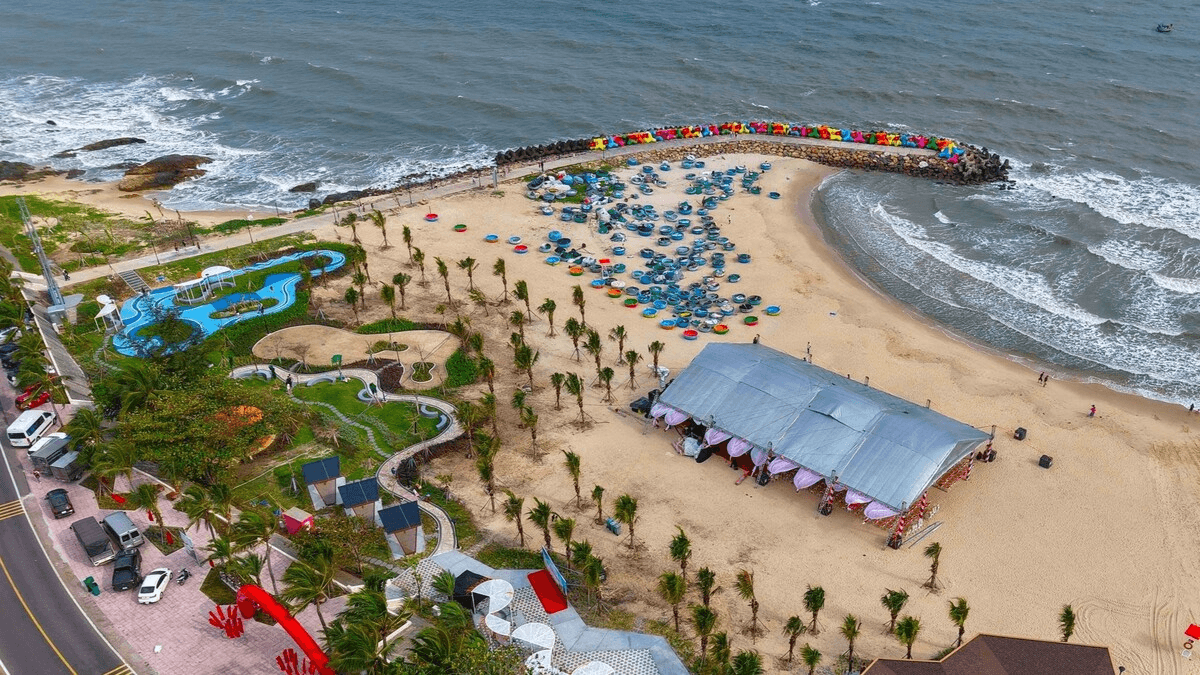 Toàn cảnh Công viên Bãi đá Ông Địa Phan Thiết nhìn từ trên cao