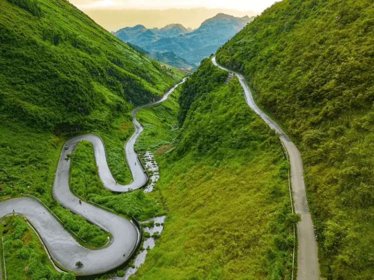 Dốc Thẩm Mã Có Gì? Trải Nghiệm Khúc Cua Tử Thần Và Nụ Cười Em Bé Vùng Cao