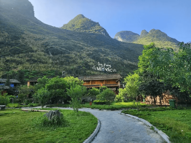 Làng văn hóa du lịch cộng đồng dân tộc Mông tại Mèo Vạc Hà Giang