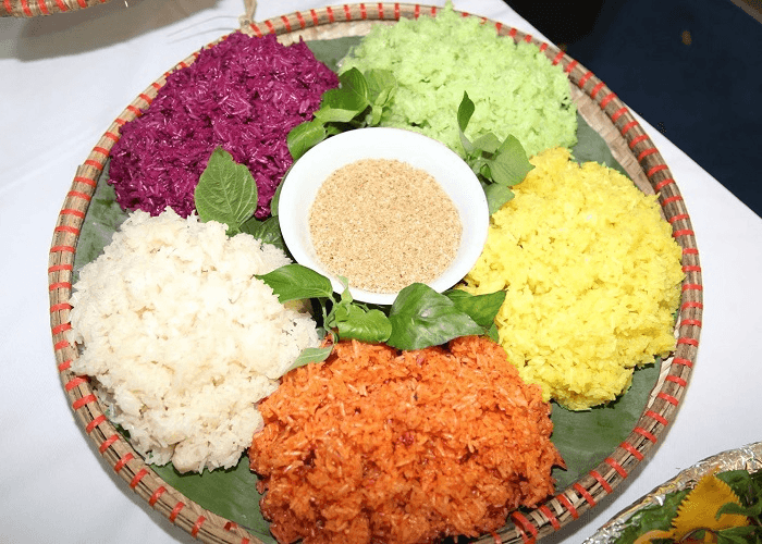 Mẹt xôi ngũ sắc nếp nương dẻo thơm đặc sản Mù Cang Chải