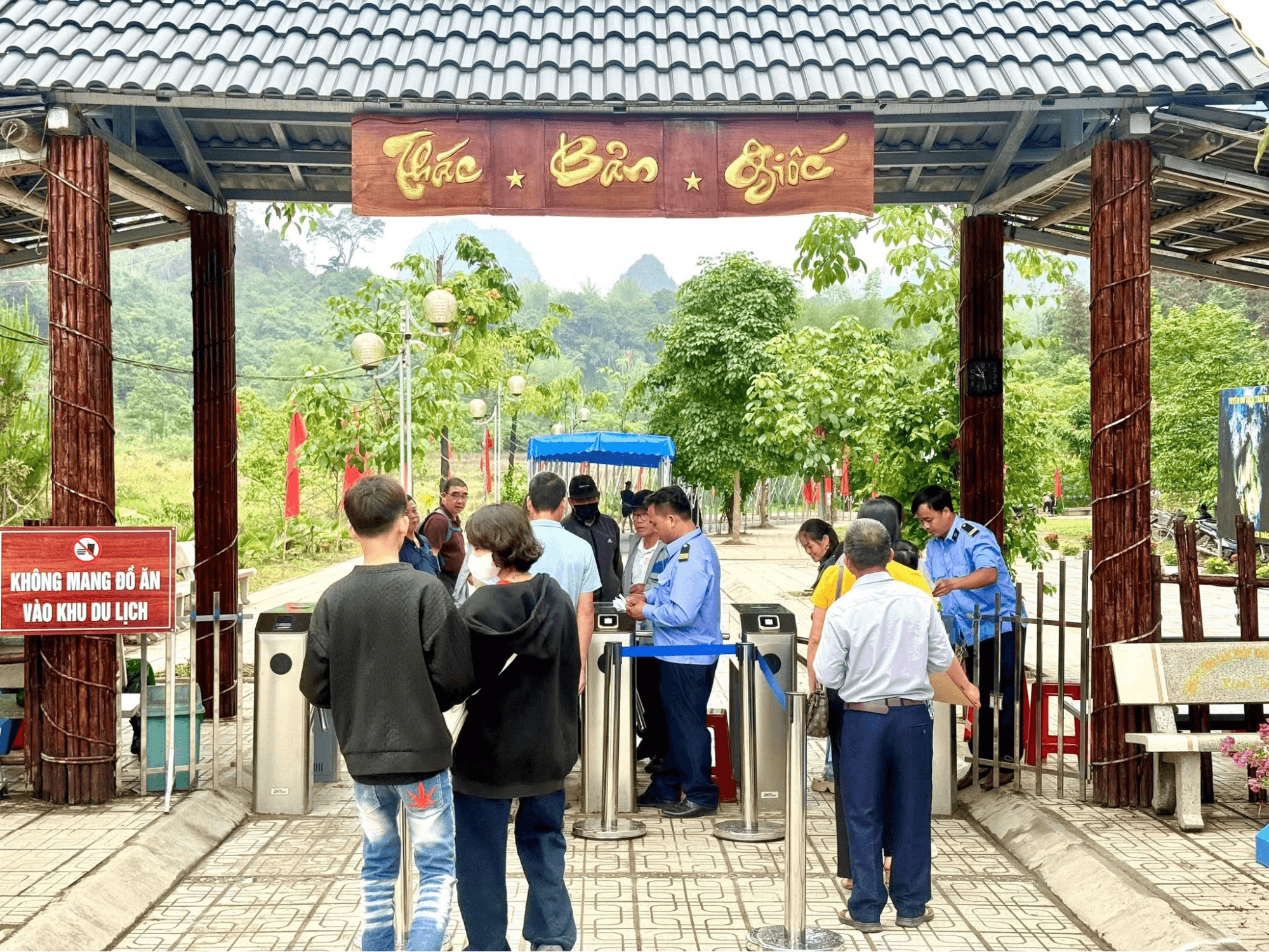 Cổng soát vé vào khu du lịch thác Bản Giốc Trùng Khánh Cao Bằng