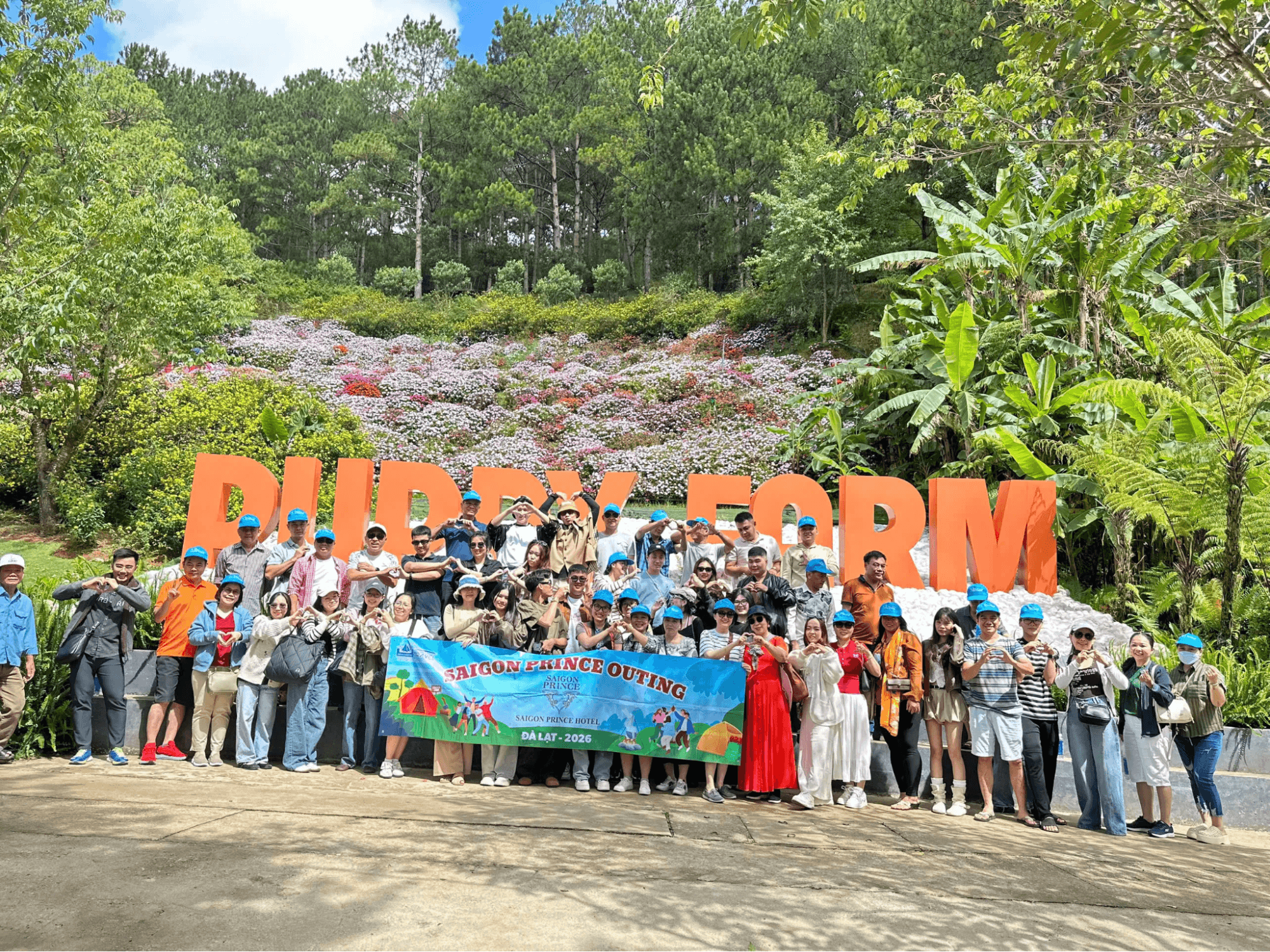 Đoàn tham quan Puppy Farm Đà Lạt