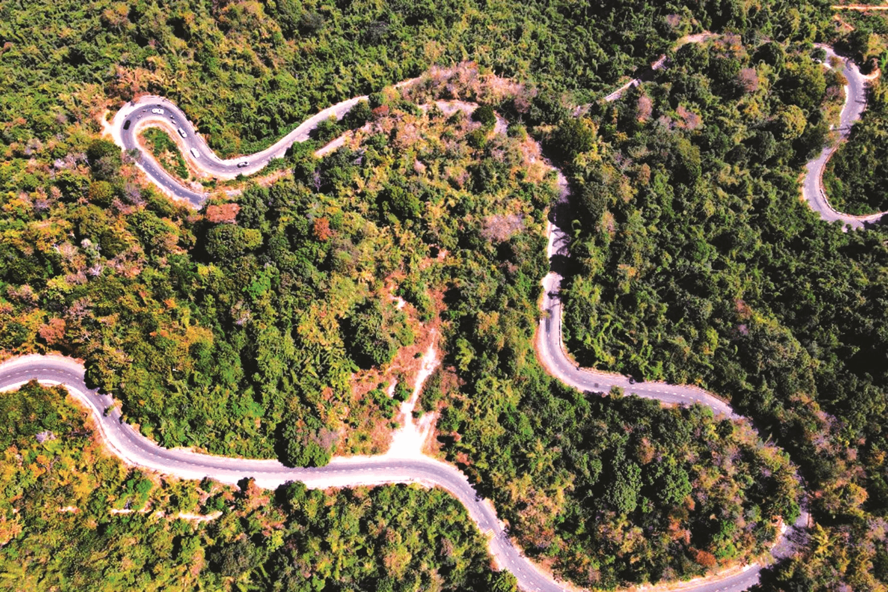 Kết thúc cung trekking, đoàn ghé tham quan Thác Trượt Tà Pứa