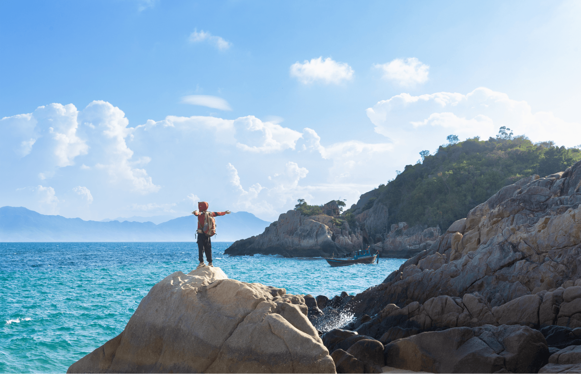 Chiêm ngưỡng cảnh biển cả bao la, các hòn đảo nhỏ giữa Vịnh Bắc Vân Phong