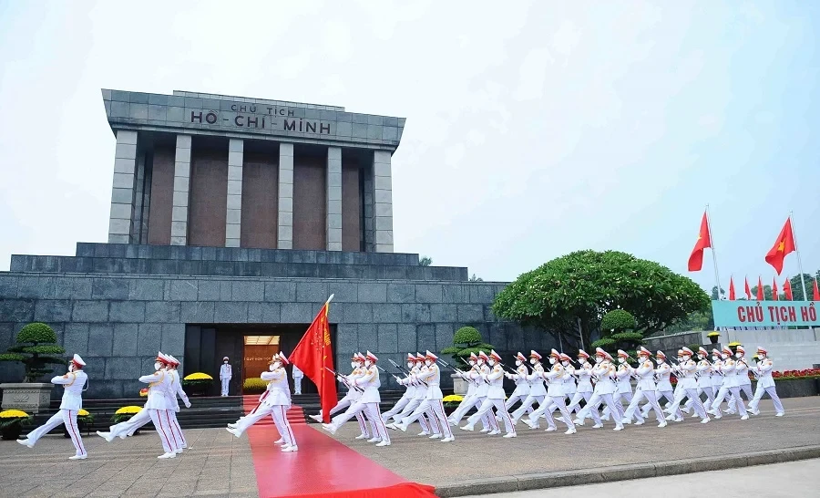 Lễ duyệt binh trang nghiêm của tiêu binh trước Lăng Chủ tịch Hồ Chí Minh